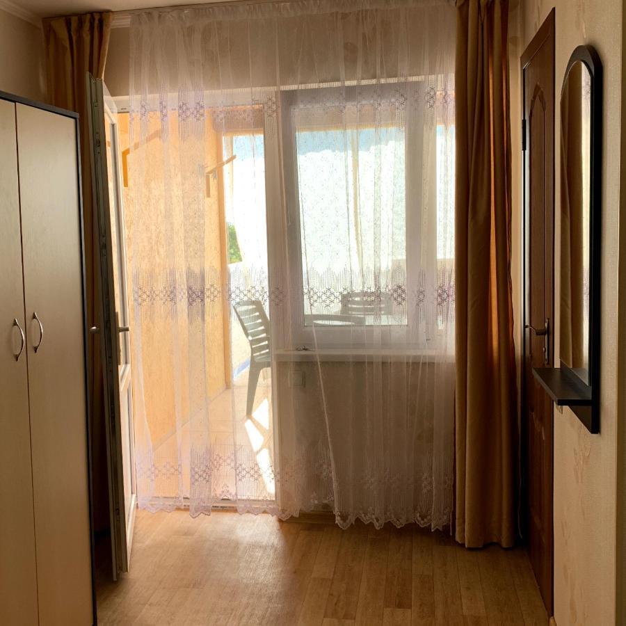Guest House Santin Tsjornomorsk Eksteriør bilde