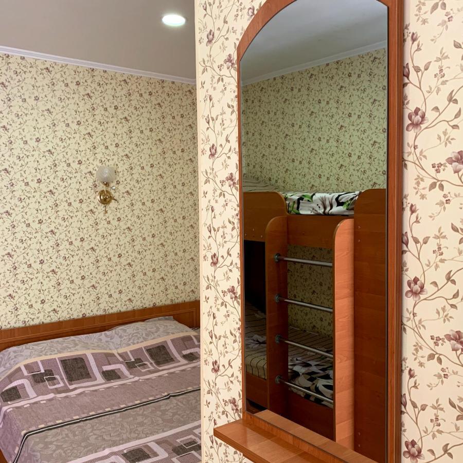 Guest House Santin Tsjornomorsk Eksteriør bilde